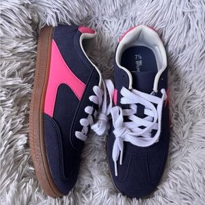 No Boundaries sneakers